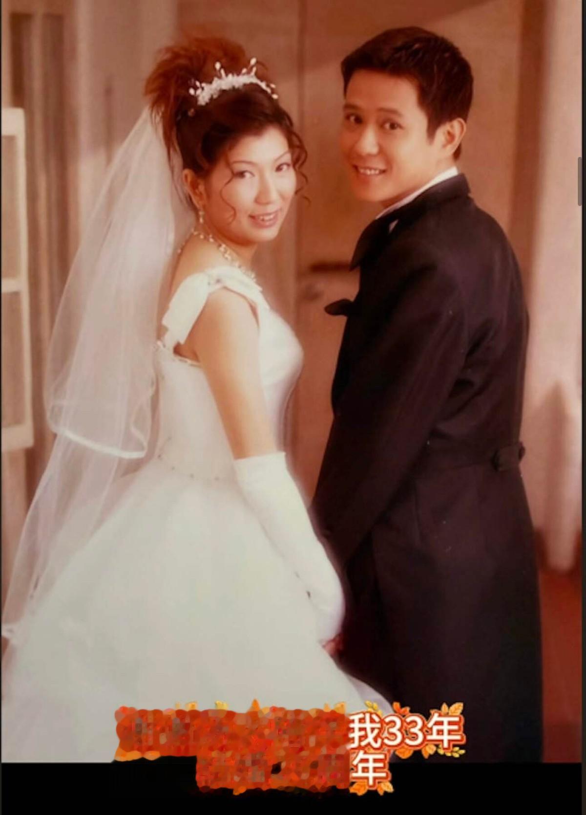 TVB绿叶王曾被嘲笑跑龙套，转行做直播，罕晒婚纱照感激太太包容