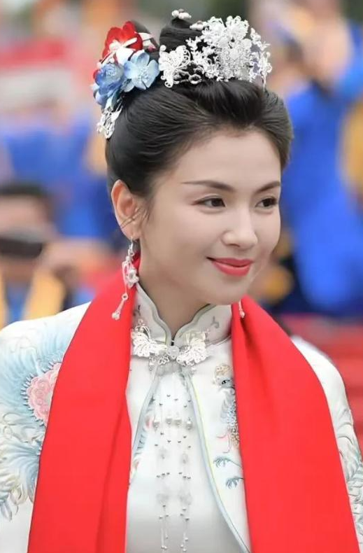 这一次,“妈祖代言人”刘涛,给内娱敲响了警钟,陈道明真说对了