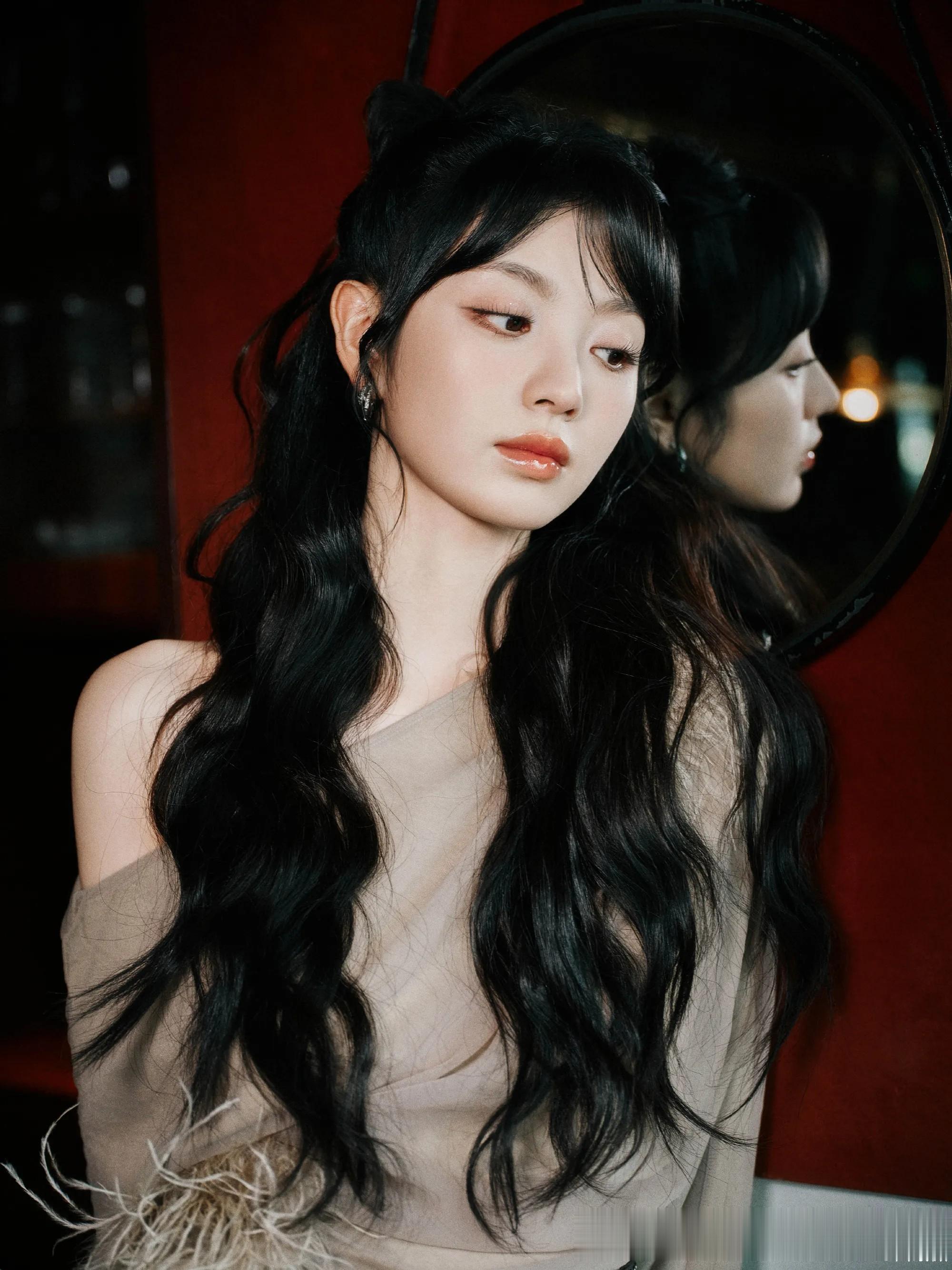 田曦薇颜值逆天,这般美貌何来烦恼?