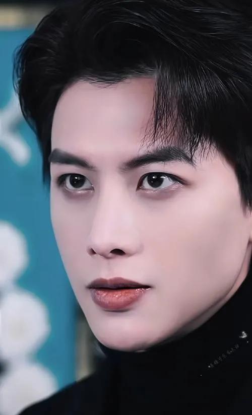 “何健麒劈腿丑闻，是资源博弈还是妥妥的大冤种？”