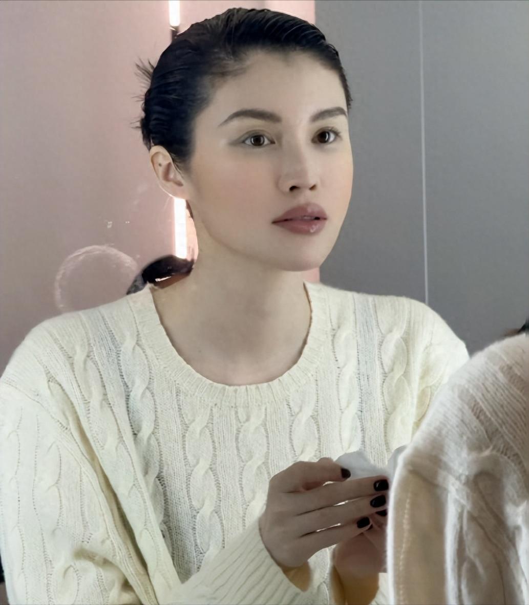 人前光鲜人后心酸,何穗自曝月子后做2次手术,给女人们提了个醒