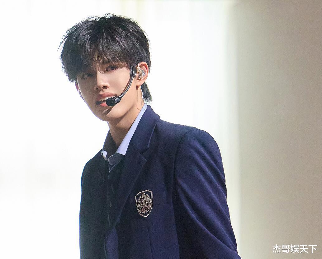 热狗的“人设崩塌”，让我看清了《披哥》节目组的手段