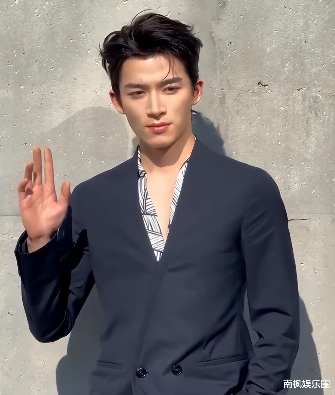 当46岁高圆圆秒了48岁马伊琍，我才彻底发现骨相老与皮相老的区别