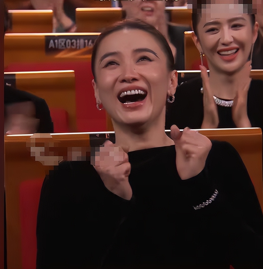 “靠陪上位”？宋佳获得金鸡影后仅一天，令人恶心的一幕发生了