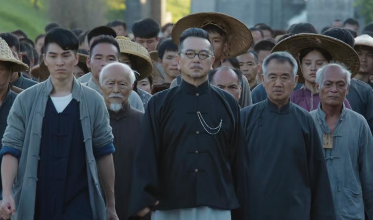 不会演别硬演！43岁演女特工摇头晃脑像个傻白甜，张颂文都带不动