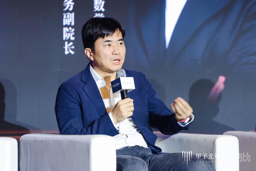 2000+人次到場，70余位大咖激辯AI下半場生存法則