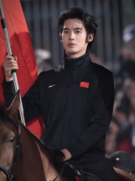 全国骑射赛这次，于适一个动作，就让张雨绮和整个娱乐圈一声不吭