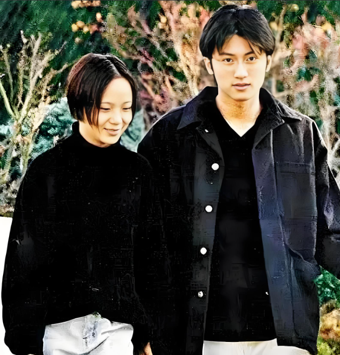 谢家风云再起！谢霆锋带全家上演热搜大戏，演唱会变“家族团建”