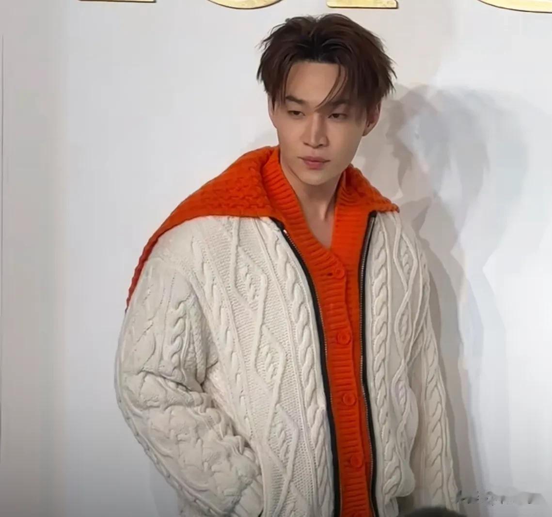 46岁章子怡出席活动，压轴亮相，惊艳全场，梳高马尾，少女感十足