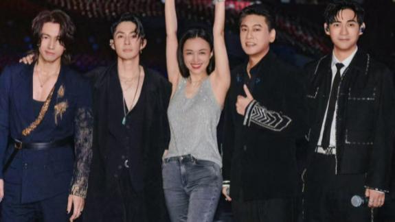 五月天演唱会F4再合体，这次朱孝天的待遇，打脸多少塑料兄弟情
