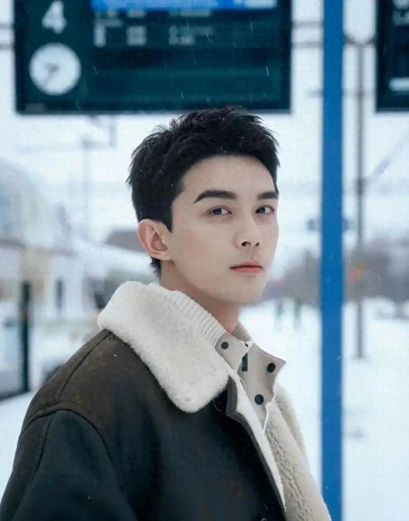 白珊珊公开售卖吴磊床照！卖了2万嫌太少，手里有多名男星PC名单