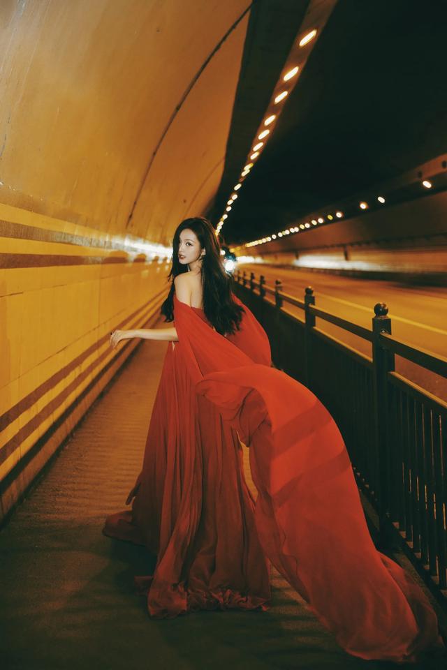 吴宣仪就是红衣的战神