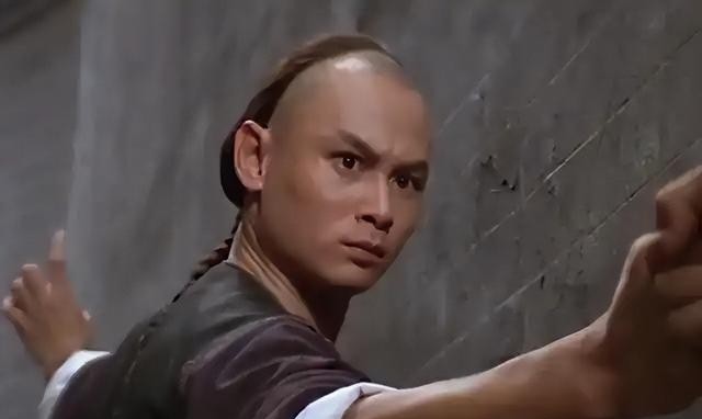 年轻时风光,晚年瘫痪的3位明星,都是熟悉的演员,个个令人惋惜