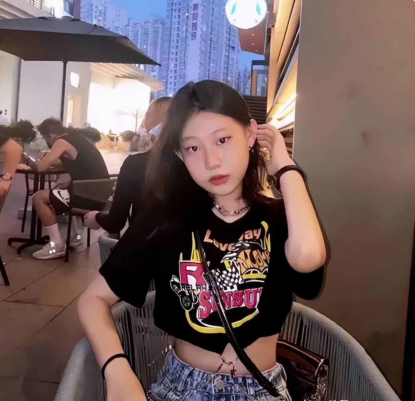 小沈阳女儿在韩国官宣出道,语言天赋佳,唱跳能力不容小觑