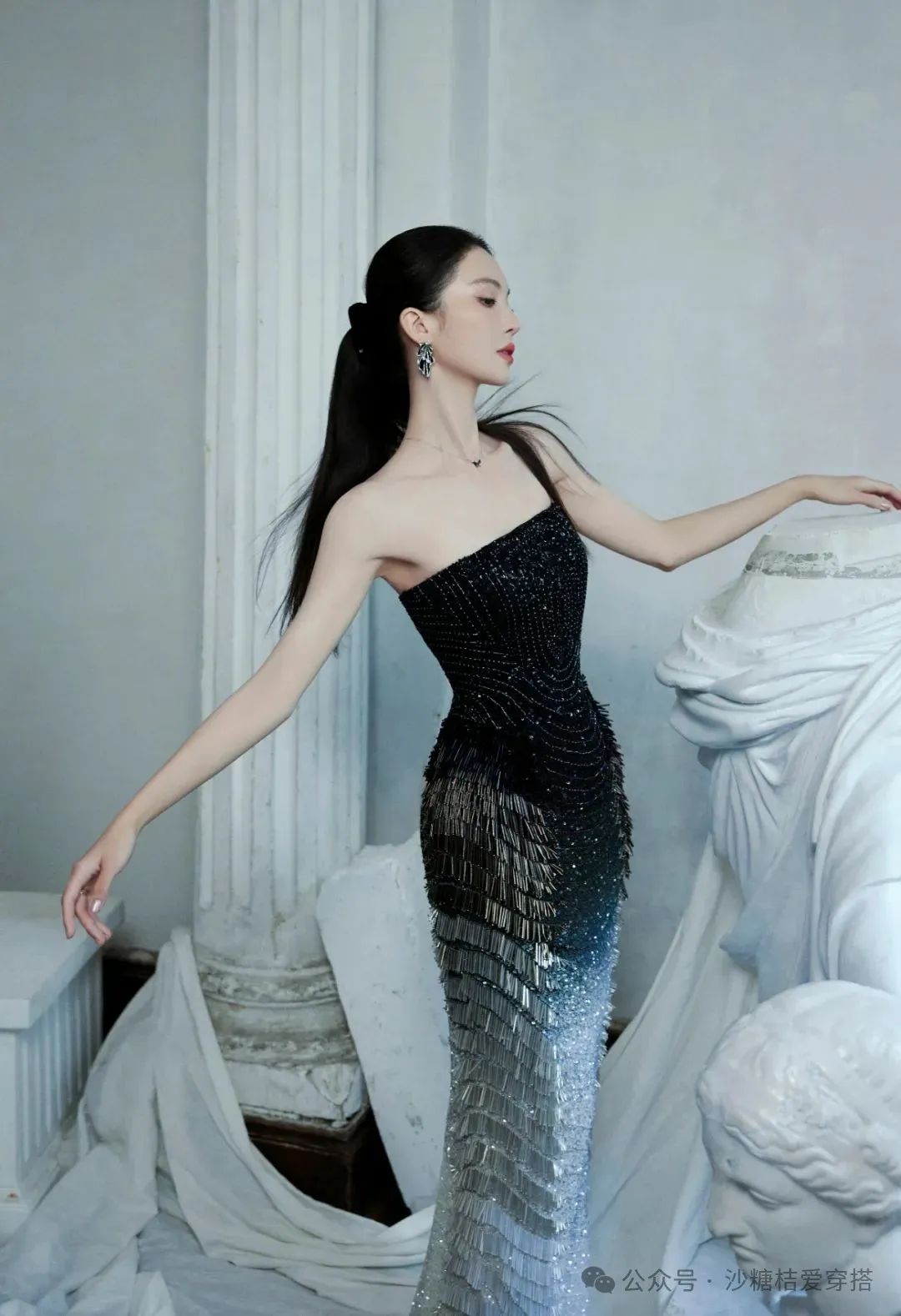 金晨红毯杀疯了！86 斤的腰臀比，看完我默默放下奶茶