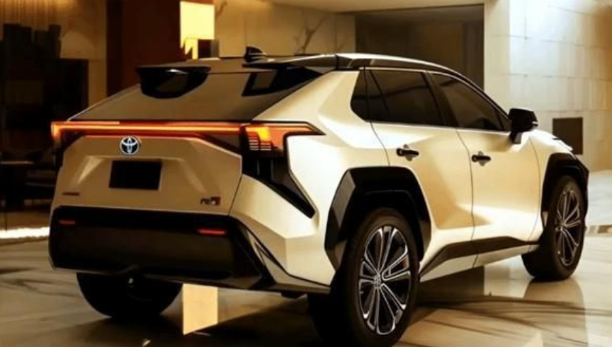 2025款RAV4曝光，若早2年推出，比亚迪都不香了，现款仅售12万多