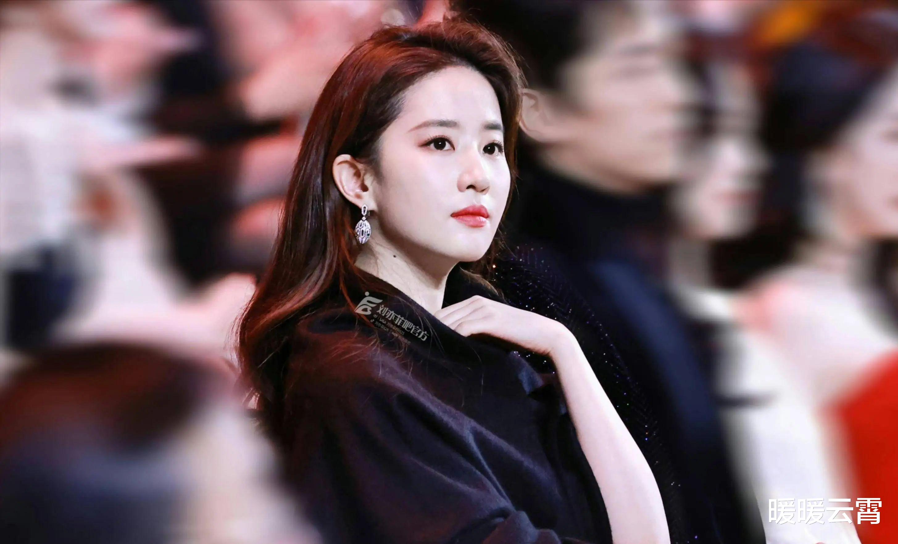 弃中国国籍?母女二人伺候一人?刘亦菲的私生活谣言能有多离谱