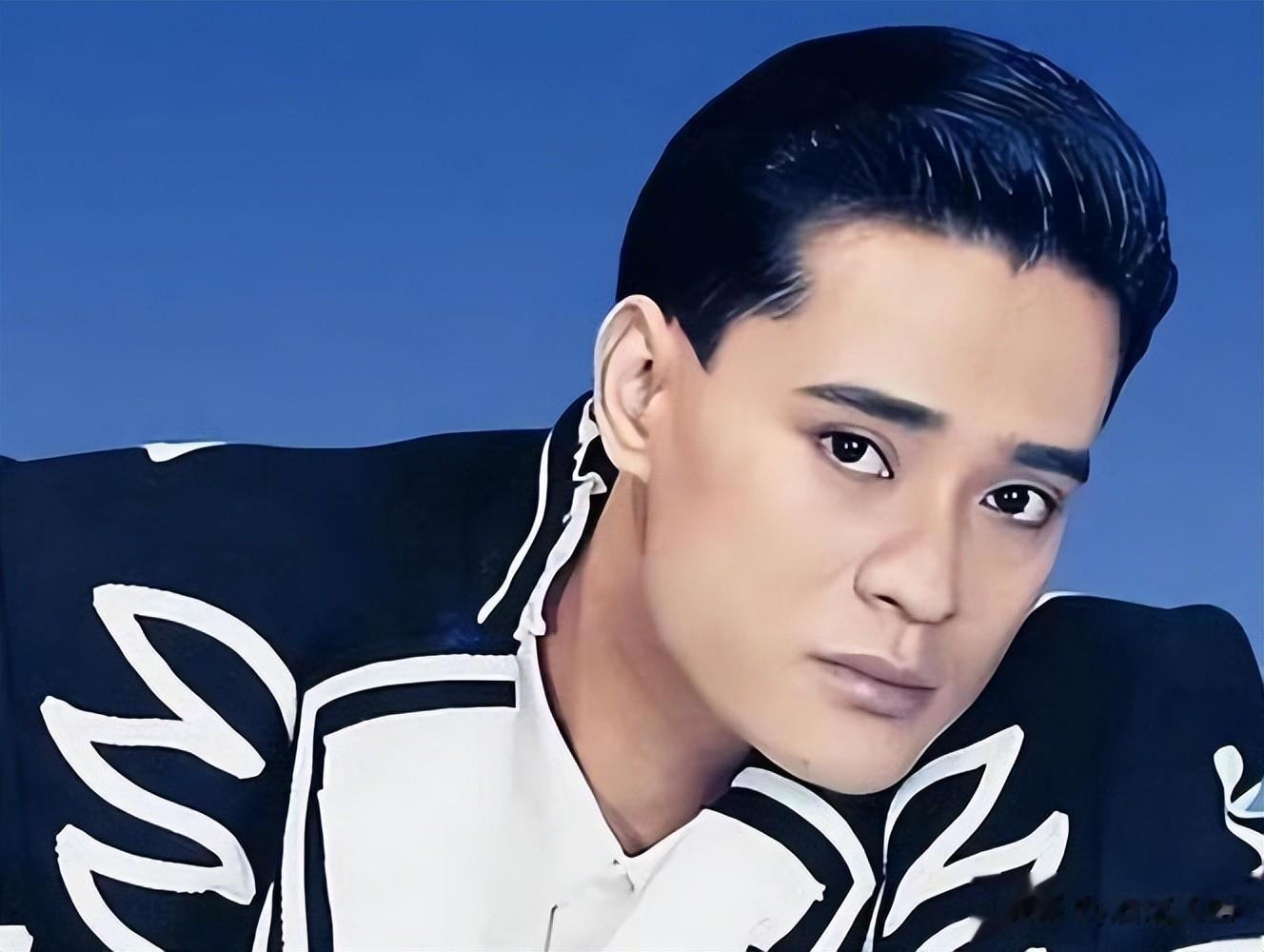 原来他早已离世，曾是广东知名歌手，40岁突然去世，一生都未结婚