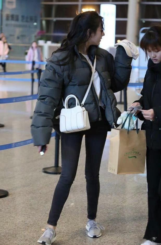 迪丽热巴|穿搭封神,最普通的穿搭,穿出高级感超美 ?