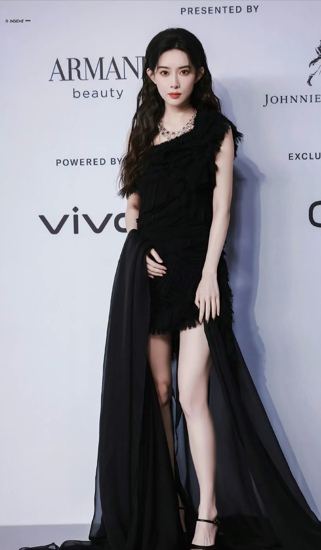 内娱造型黑马!孟子义黑纱礼裙气场全开