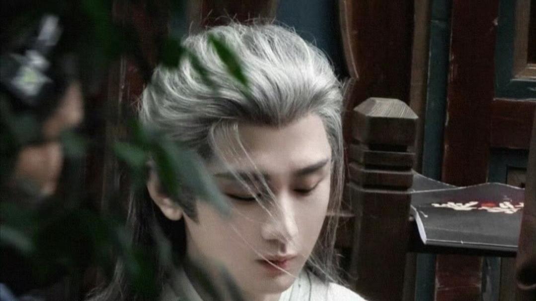 成毅被代拍“神操作”惊到目瞪口呆：这届粉丝追星太拼了！