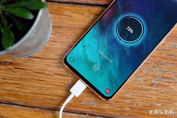 丢掉充电宝!曝2万毫安电池新机将至:性能外观完美,续航无敌!