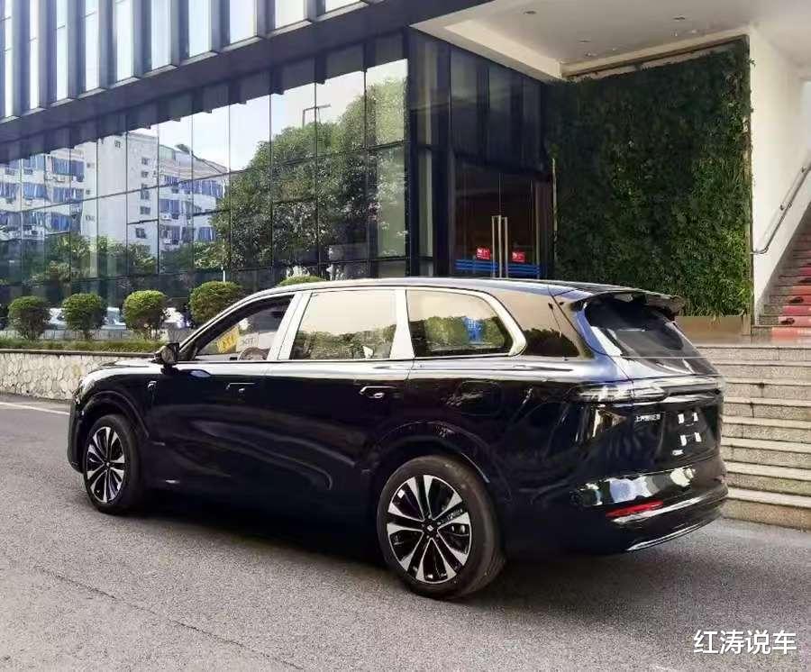 宝骏华境S实车现身街头,全新中大型SUV,配华为鸿蒙座舱+乾崑ADS