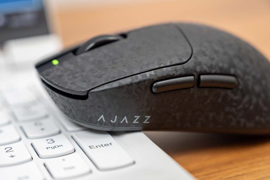 黑爵T520 PRO鼠標測評：碳纖維外殼搭配PAW3395，手感出色性能一流