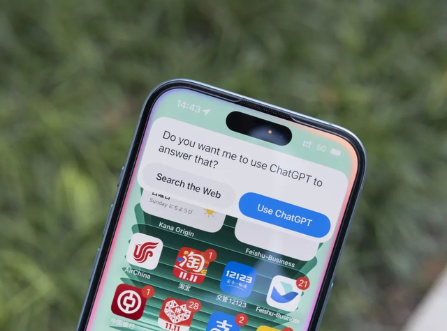 苹果 WWDC25 终极前瞻：打不过 AI，我还打不过「UI」吗？！
