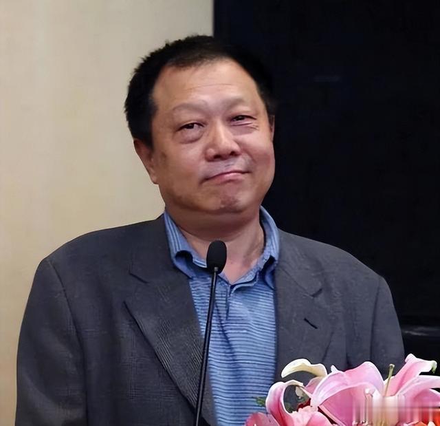 原来他们是夫妻，一见钟情恩爱41年，演完《以法之名》，终于红了