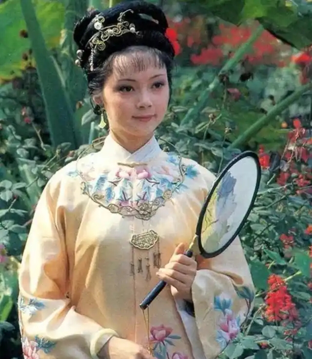 张莉：60岁无儿无女，一个人住大房子