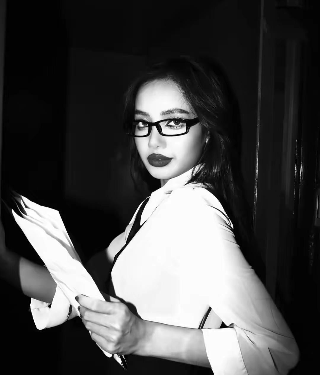 Lisa萝莉岛演唱会视角曝光,她被曝曾在岛上,伺候权贵和资本大佬