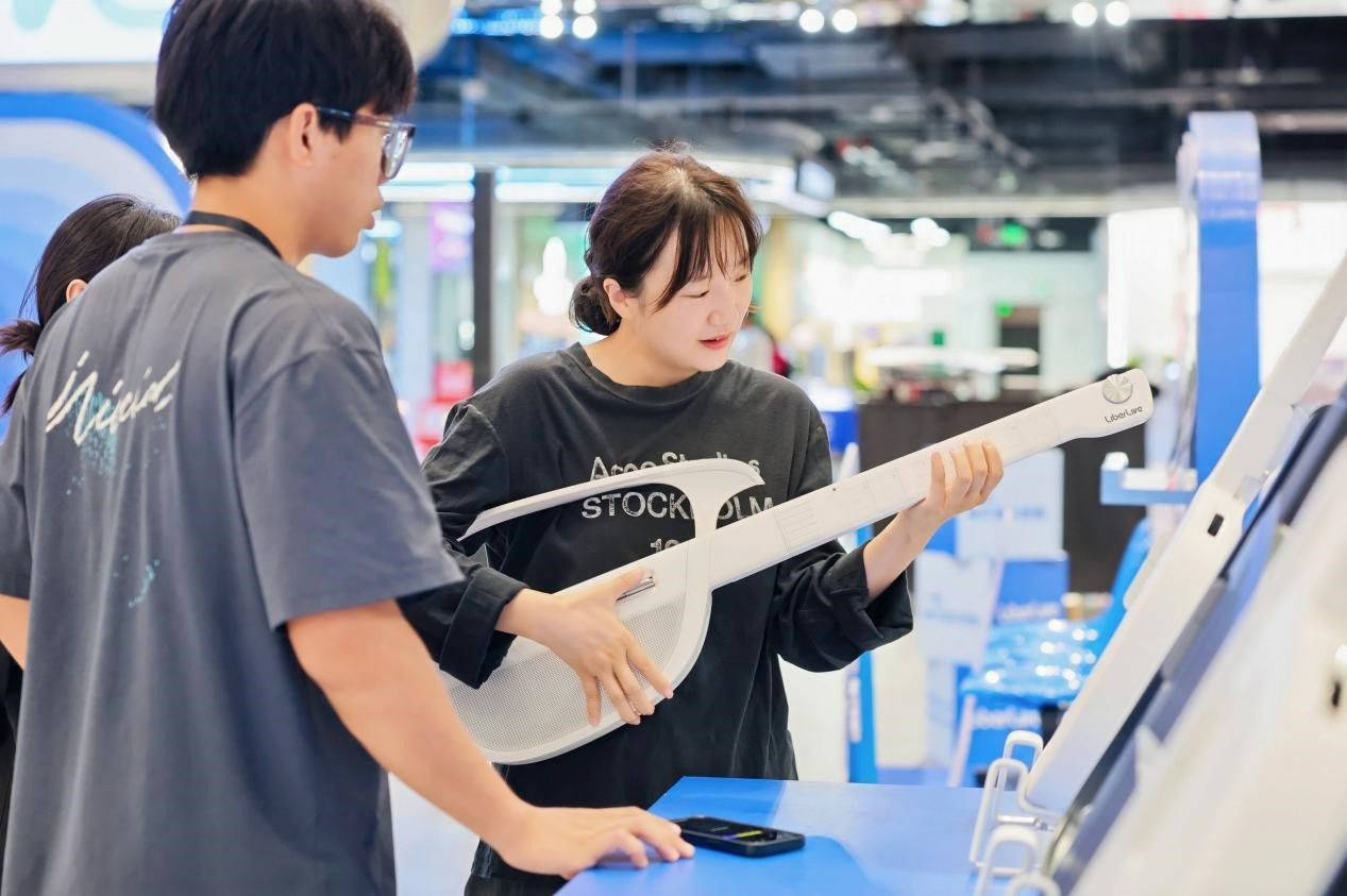 在快節奏時代，他們用科技為普通人造了一座“情緒充電站”