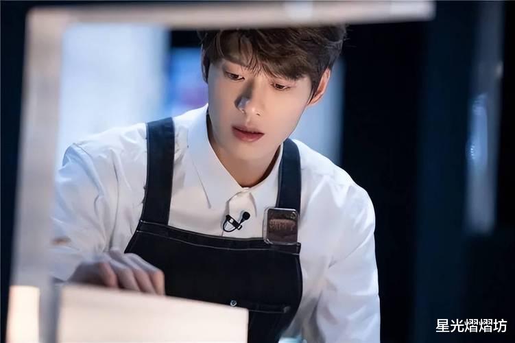 魏大勋秦岚被曝疑似同居，深夜密码锁操作坐实姐弟恋真假？