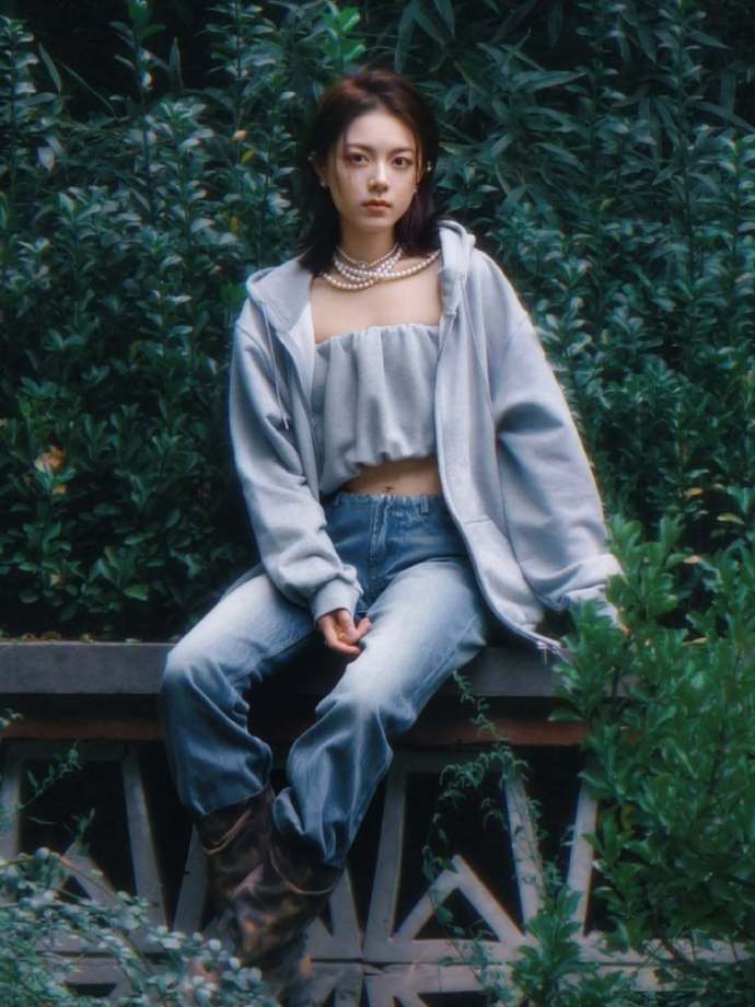 赵今麦造型释出，优雅大气，这一身好有韩剧女主的感觉。 ???