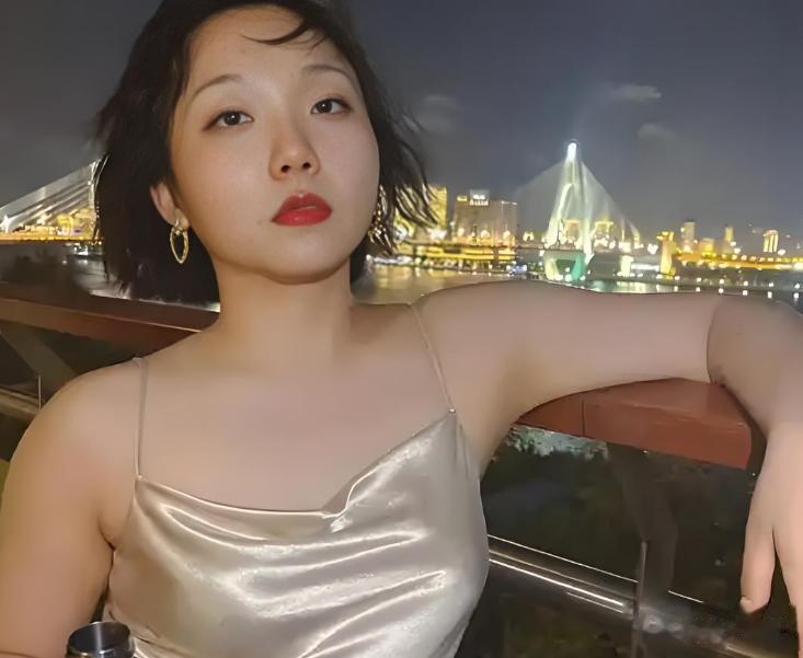 炸裂!辣目洋子北京拍戏现场被拍, 网上传言她身材肥胖惹争议!