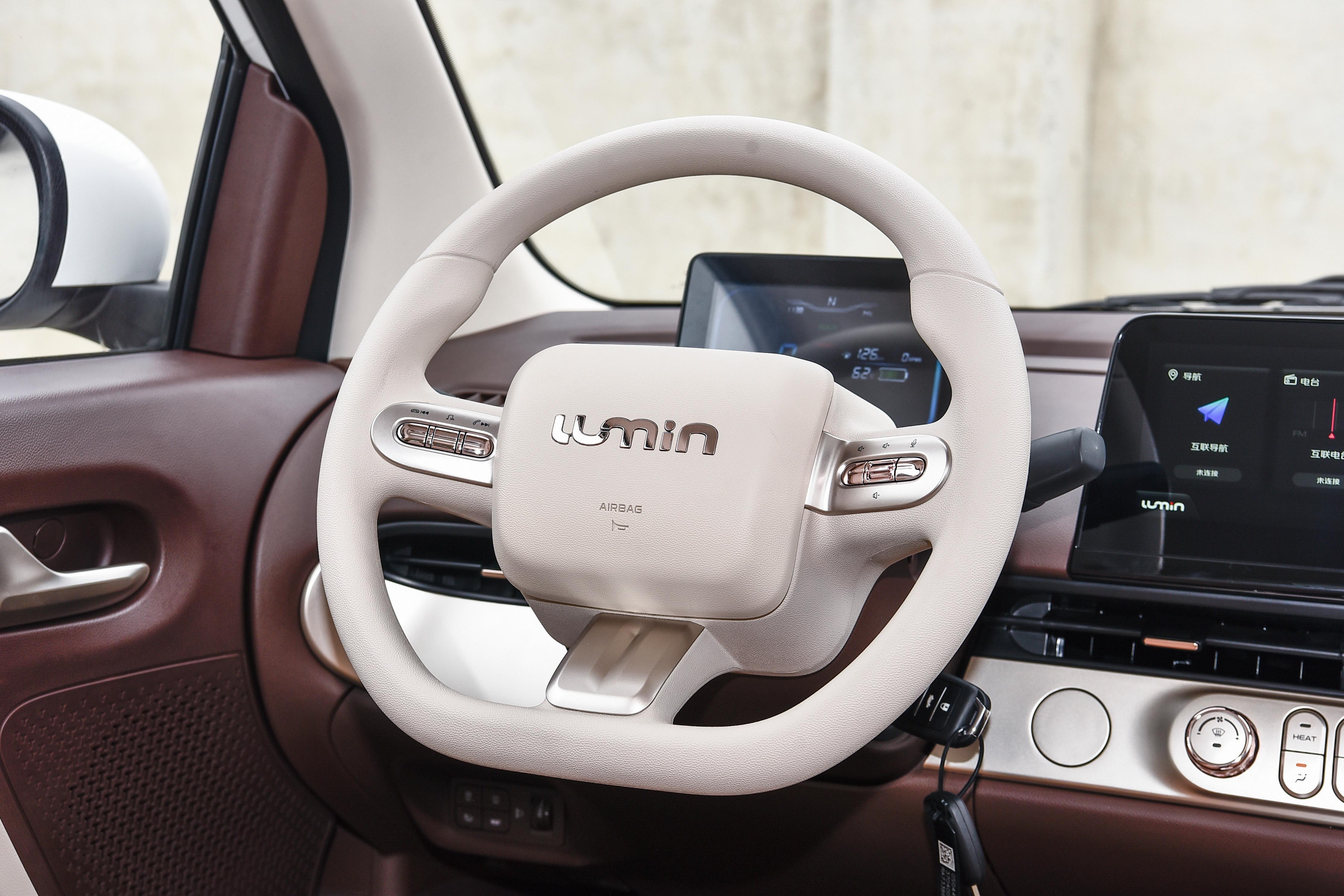 五菱宏光MINI EV 对比长安糯玉米 该怎么选?