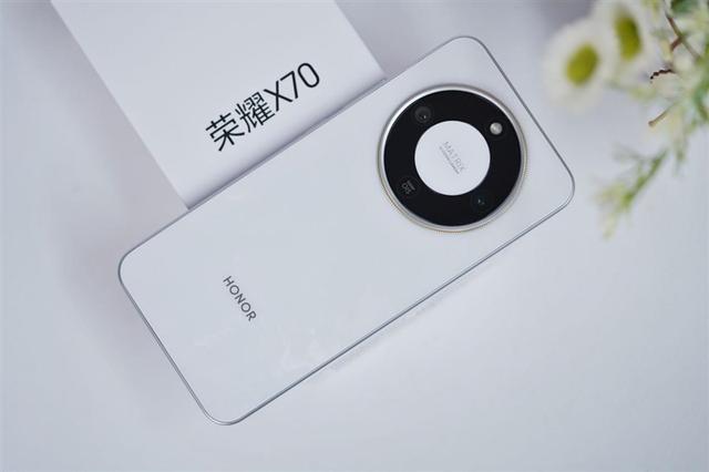 8300毫安電池、IP69K防水！榮耀X70評測：新一代耐用神機實至名歸