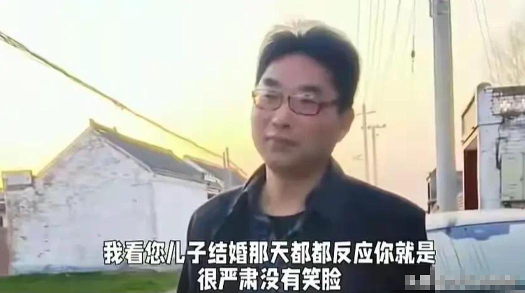大衣哥女儿初二回娘家！女婿满脸不悦空手来，还和朱雪梅保持距离