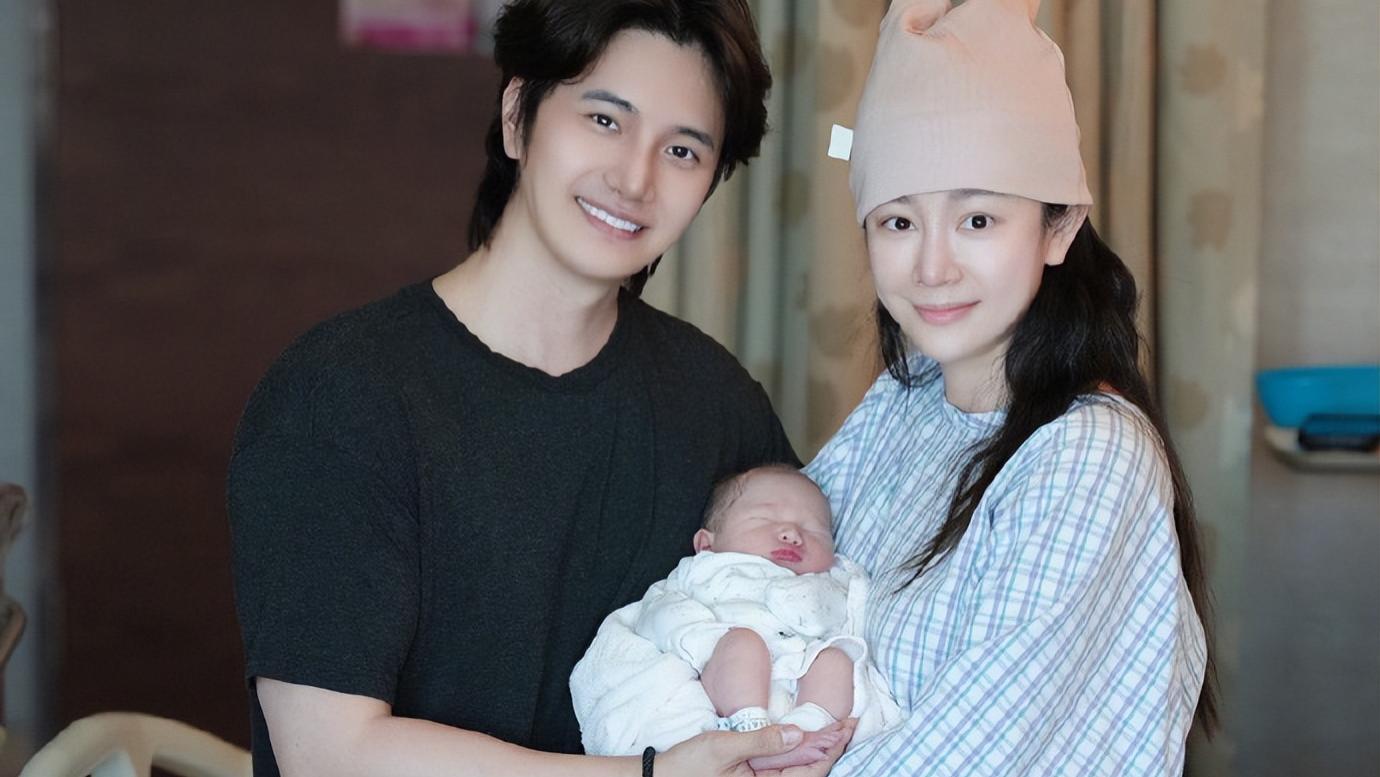 36岁张檬官宣得子，3年艰辛备孕迎试管宝宝，豪掷百万香港生产