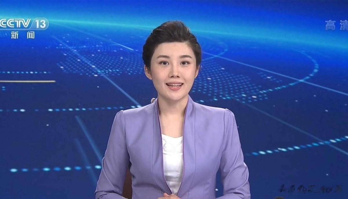 央视后起之秀郑子可，气质出众能力卓绝，关键是家庭环境也给力