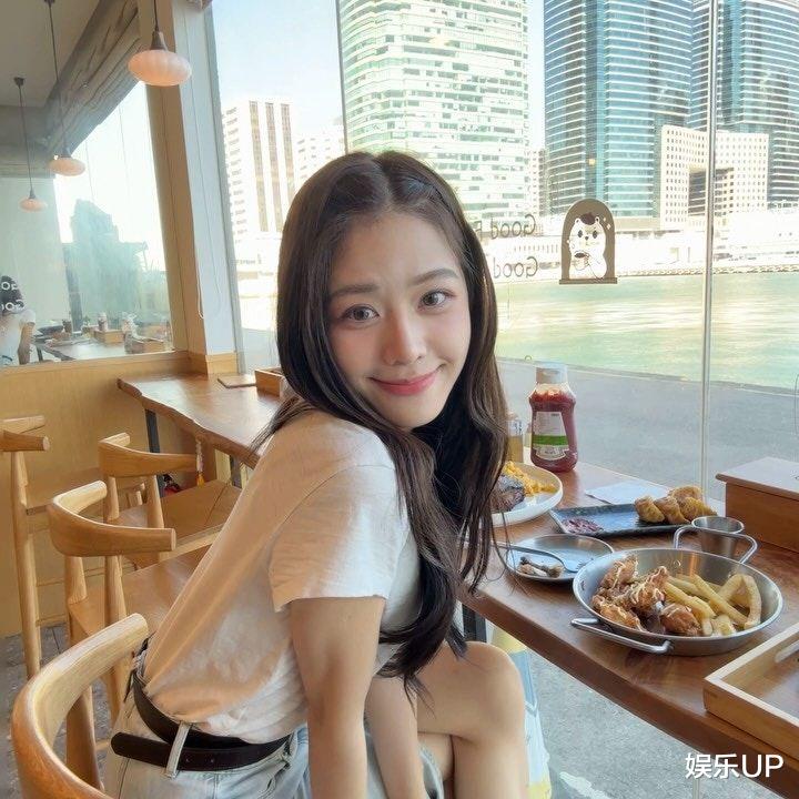 23岁港姐冠军庄子璇容貌再升级！饱满卧蚕配灵动大眼，精致度爆表