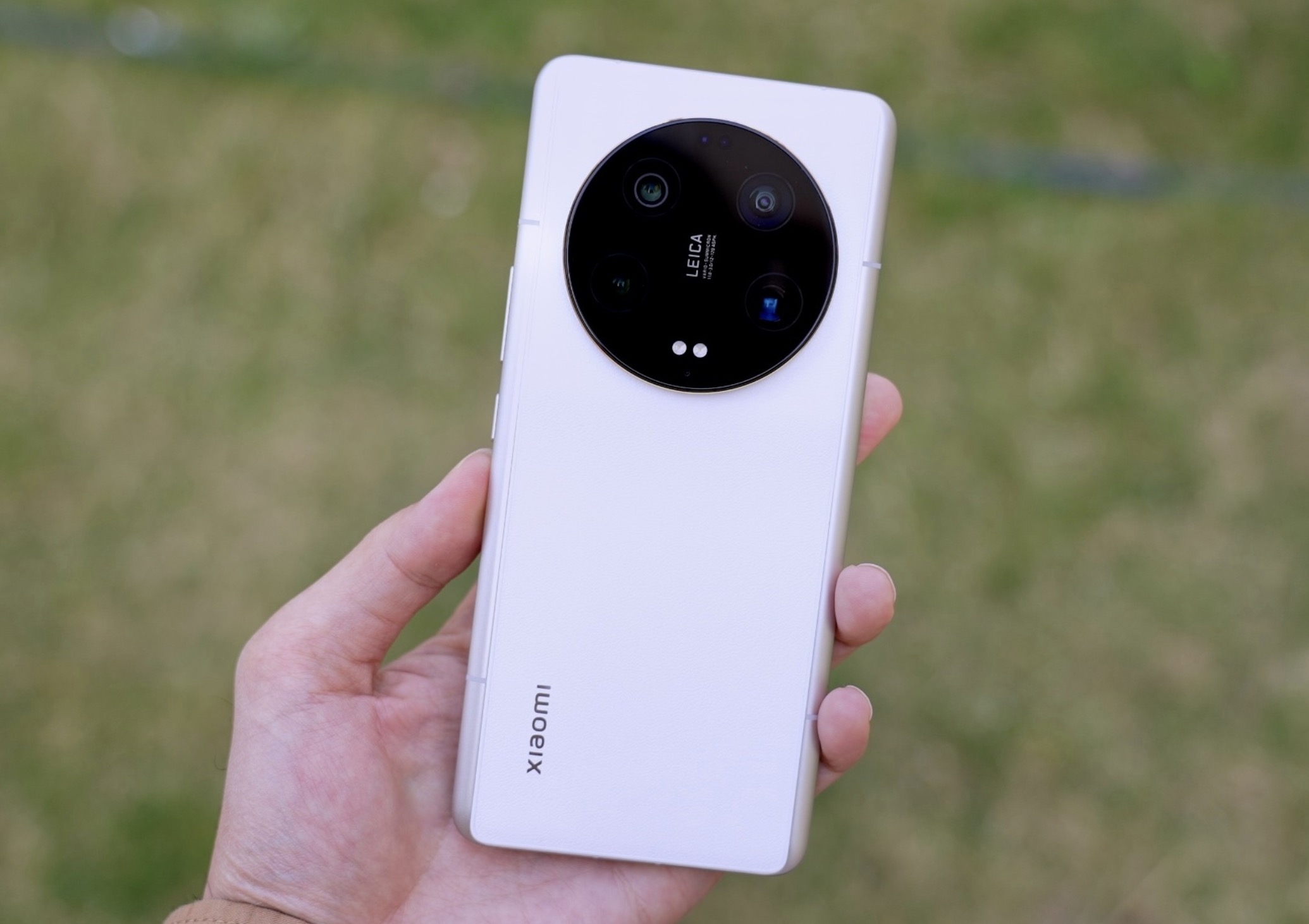 小米“跳水王”,16G+512G暴跌3500元,1英寸主摄+潜望长焦+2K屏