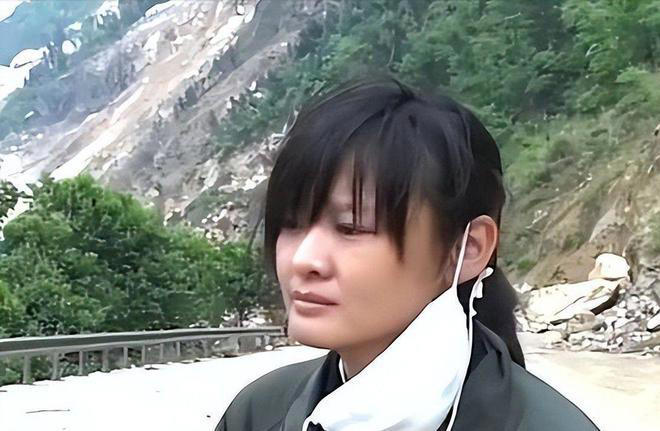 那个为汶川而哭泣的李小萌,如今离我们越来越远了