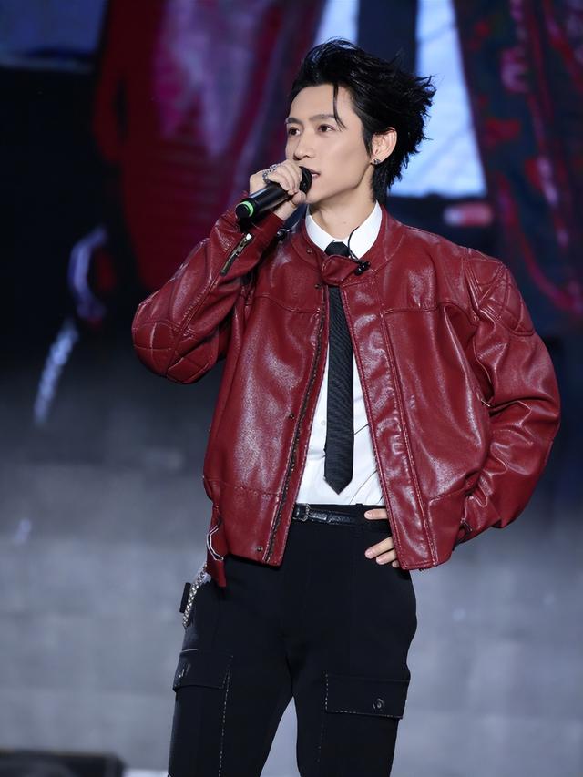 秘密恋爱14年，多年无绯闻，老婆是大学同学，他才是内娱好男人