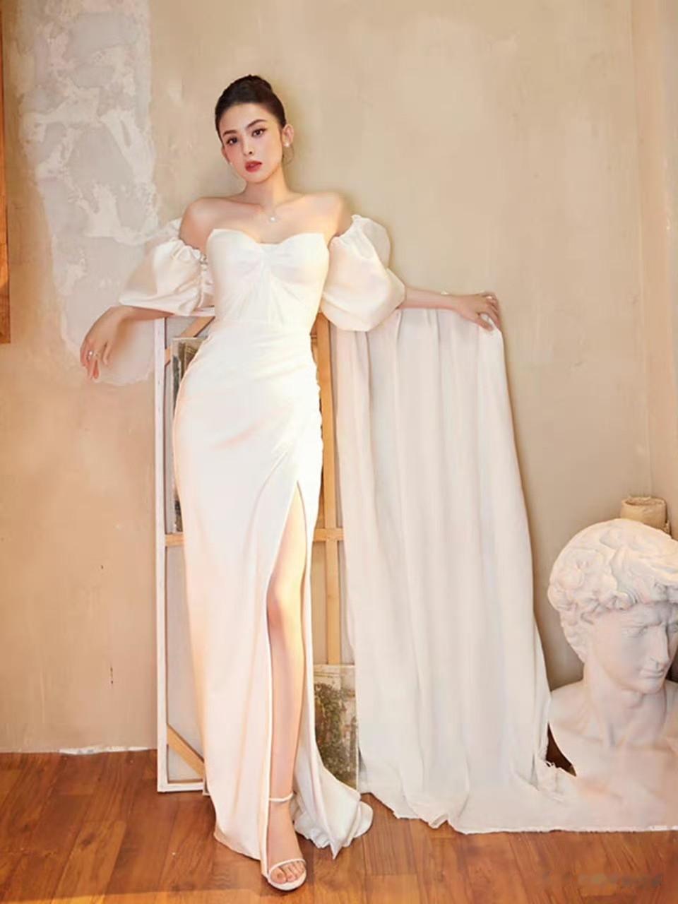 古力娜扎｜大美女的量感不在肉而在骨。框架舒展比例佳