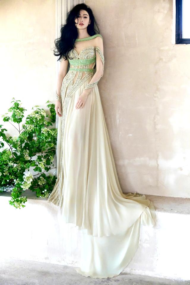 张天爱抹胸礼裙写真,大自然的颜色,这个夏天独有的浪漫