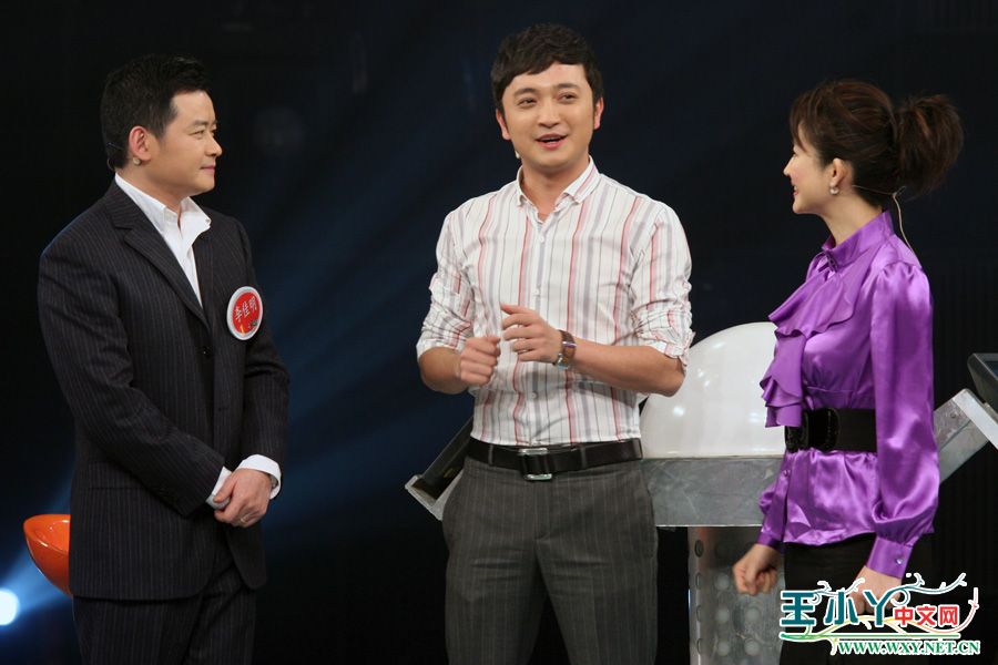 他是央视知名主持人,31岁因一句话离央视赴美国,如今51岁怎样了