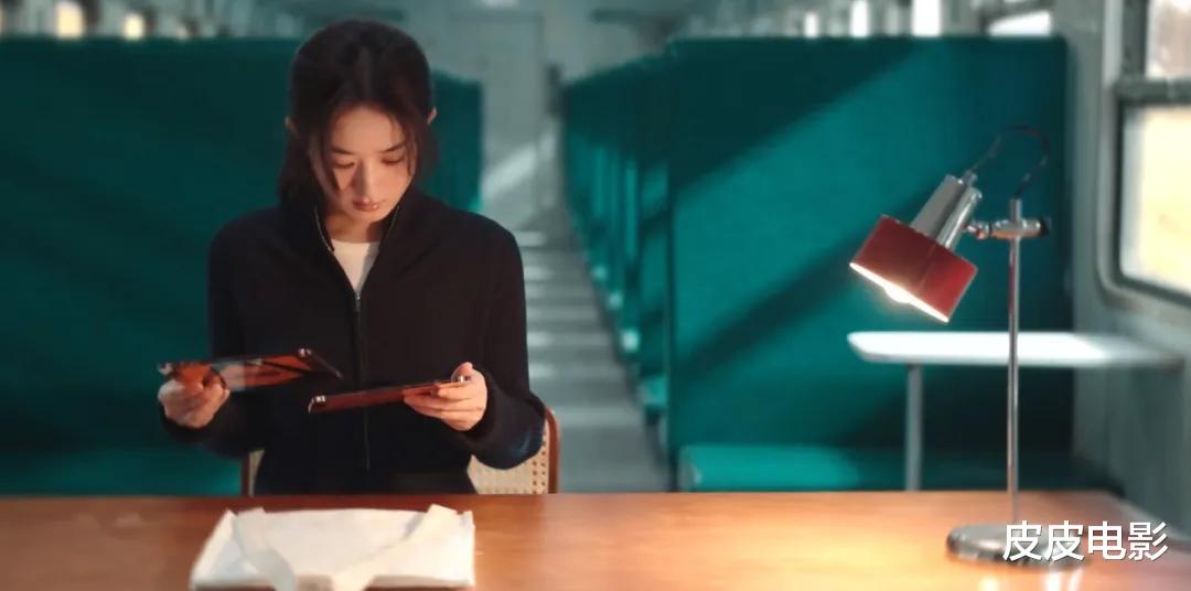 《在人间》真实口碑出炉，38岁赵丽颖口味又变了，这部悬疑剧要火