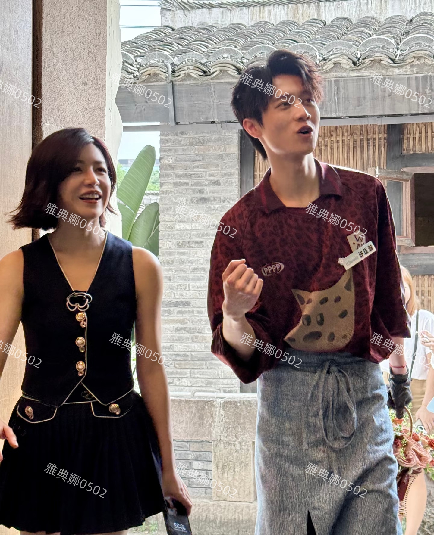 董璇的美貌被高估了，她之所以选张维伊也是因为年纪大容貌不自信